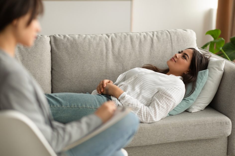 young-arab-female-patient-lying-on-couch-at-psycho-2022-12-16-08-33-38-utc-transformed young-arab-female-patient-lying-on-couch-at-psycho-2022-12-16-08-33-38-utc-transformed